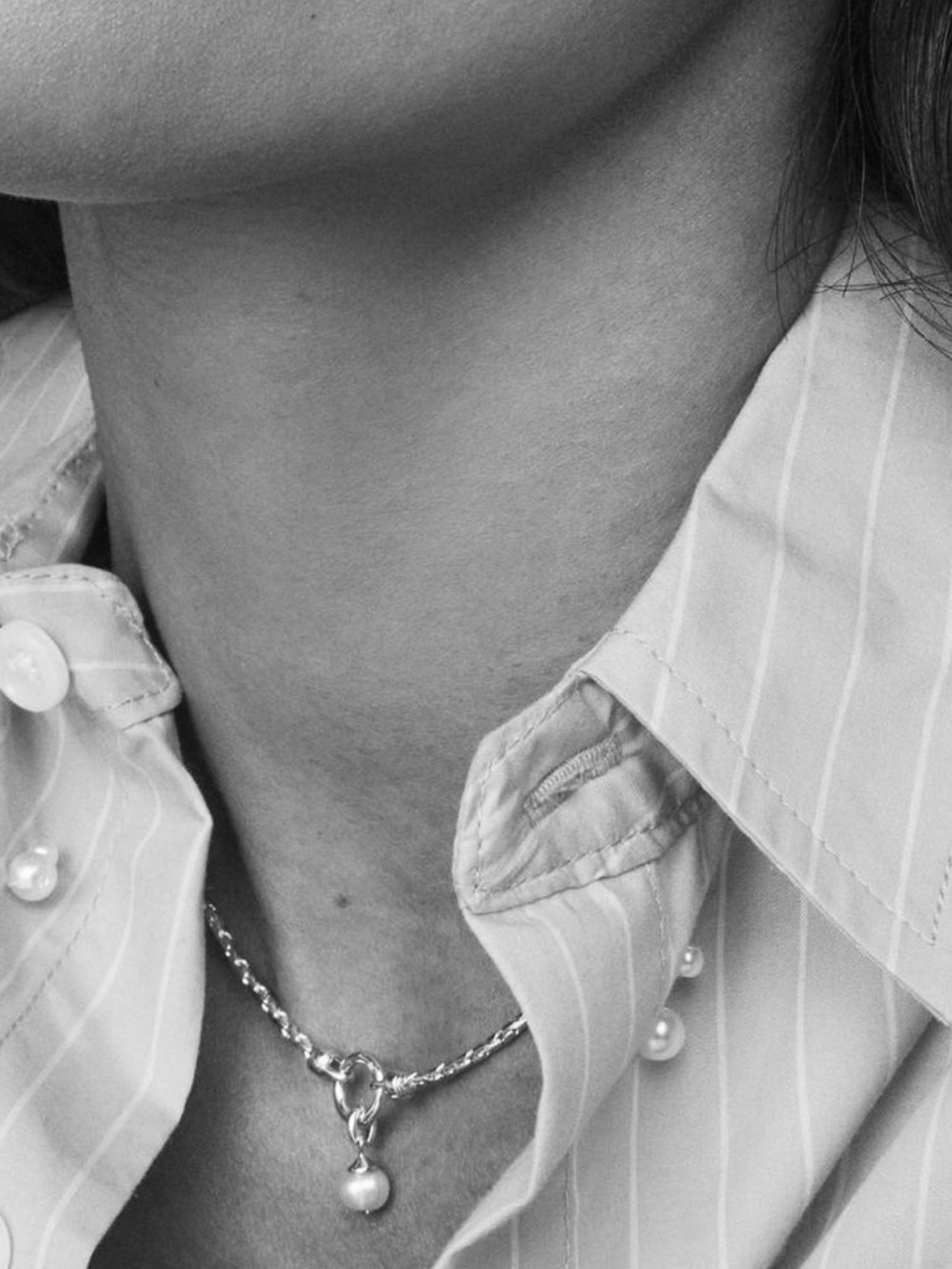 NWT-Kendra Scott-Sawyer Chain Necklace
Cultured Freshwater Pearl-16”-Adjustable